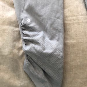 Gray lululemon high waisted to the knee